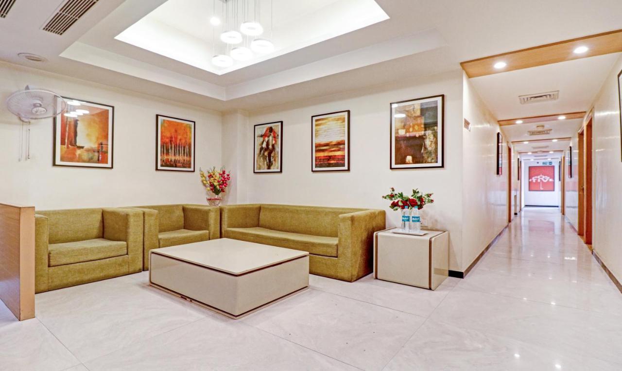 Treebo Galaxy Rooms Új-Delhi Kültér fotó
